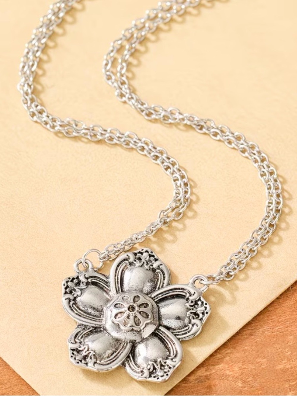 NWT Floral Pendant Double Chain Adjustable Necklace~ Silver